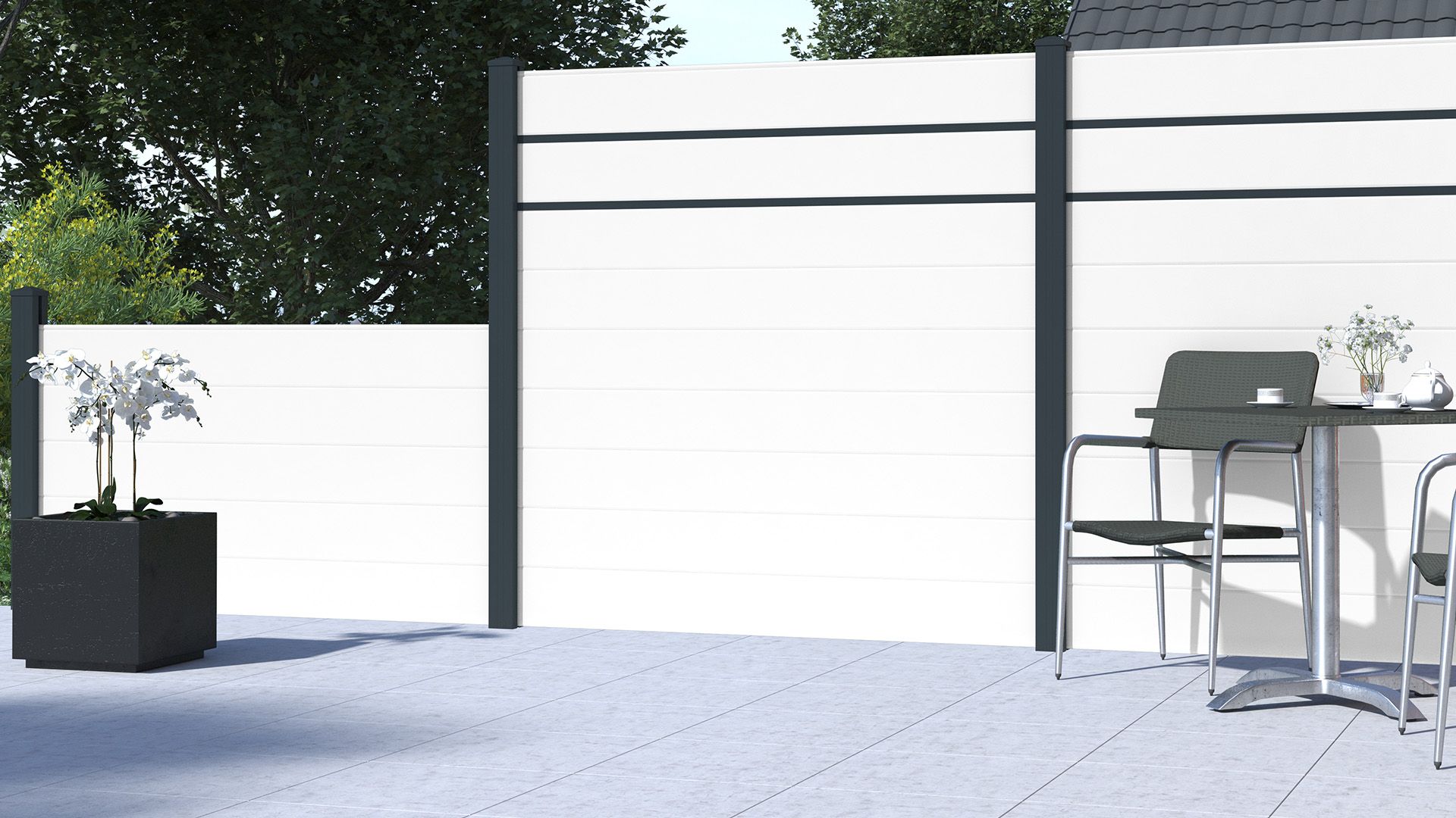 PVC-Sichtschutzzaun mit PVC-Designprofilen